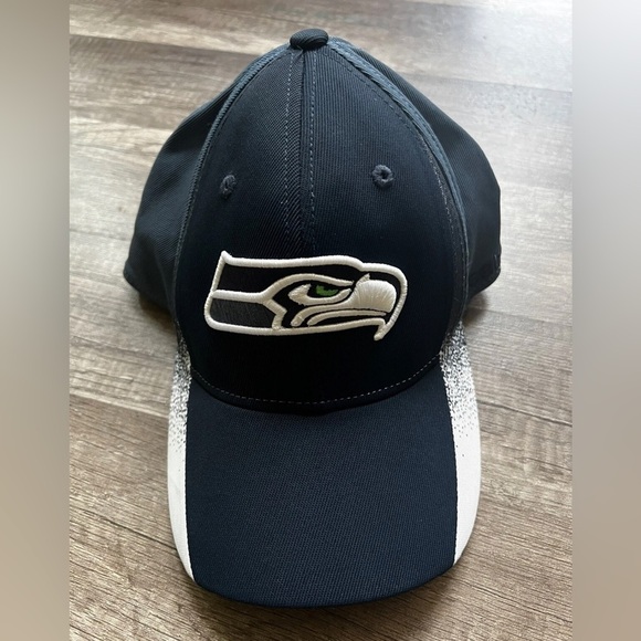 Seattle Seahawks Reebok NFL Hat Cap Design size S/M Football - Picture 1 of 2